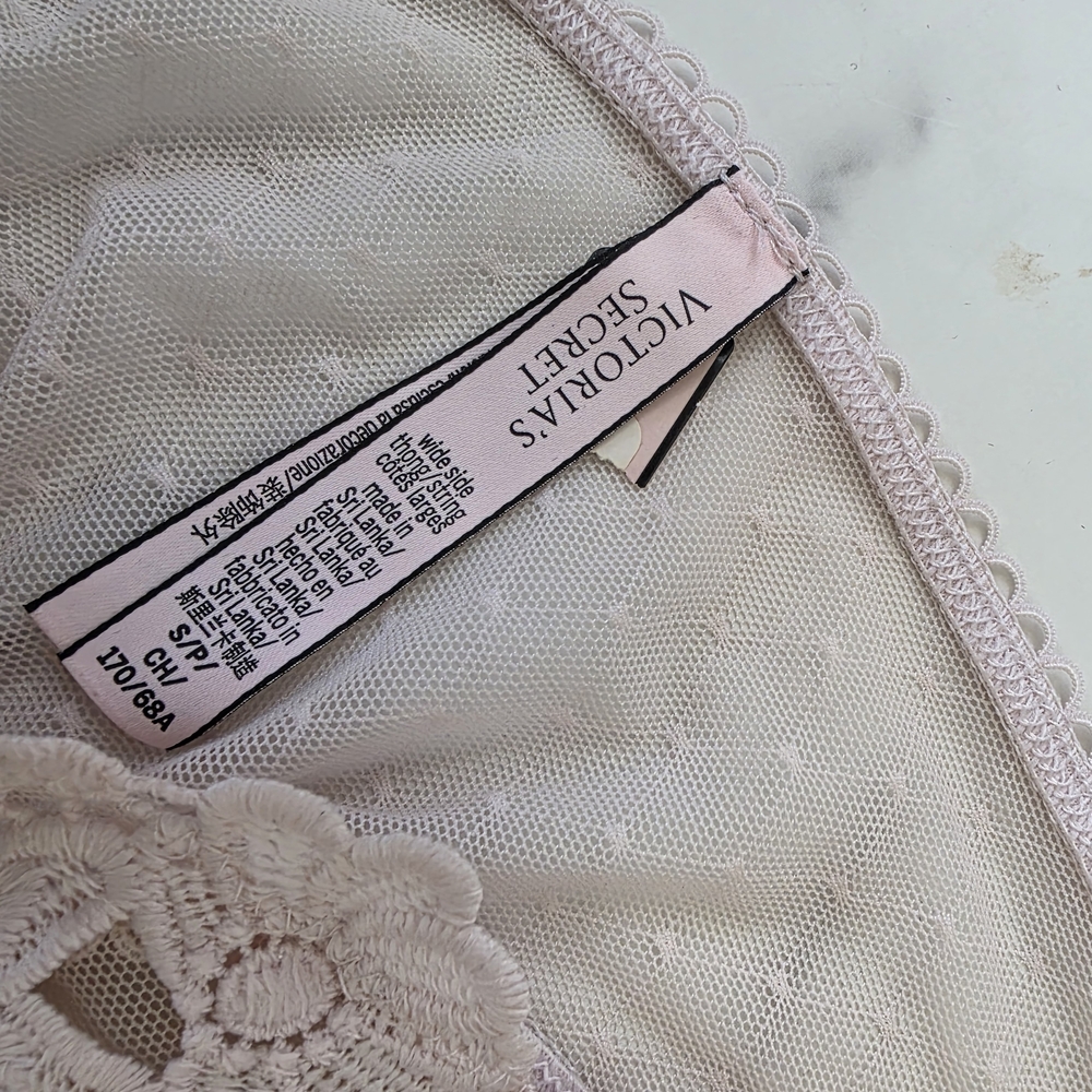 NWT- Victoria's Secret Light Pink Lace Bra and Panty Set- 32C/S - Picture 7 of 8